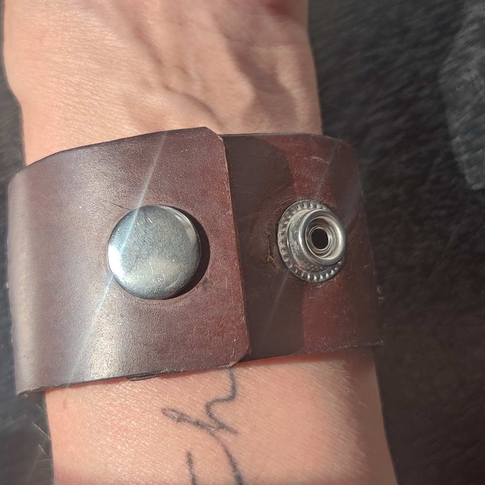 ⭐3 For $21⭐Hand Crafted Brown Leather Bracelet with Silver Arrow - Picture 2 of 5